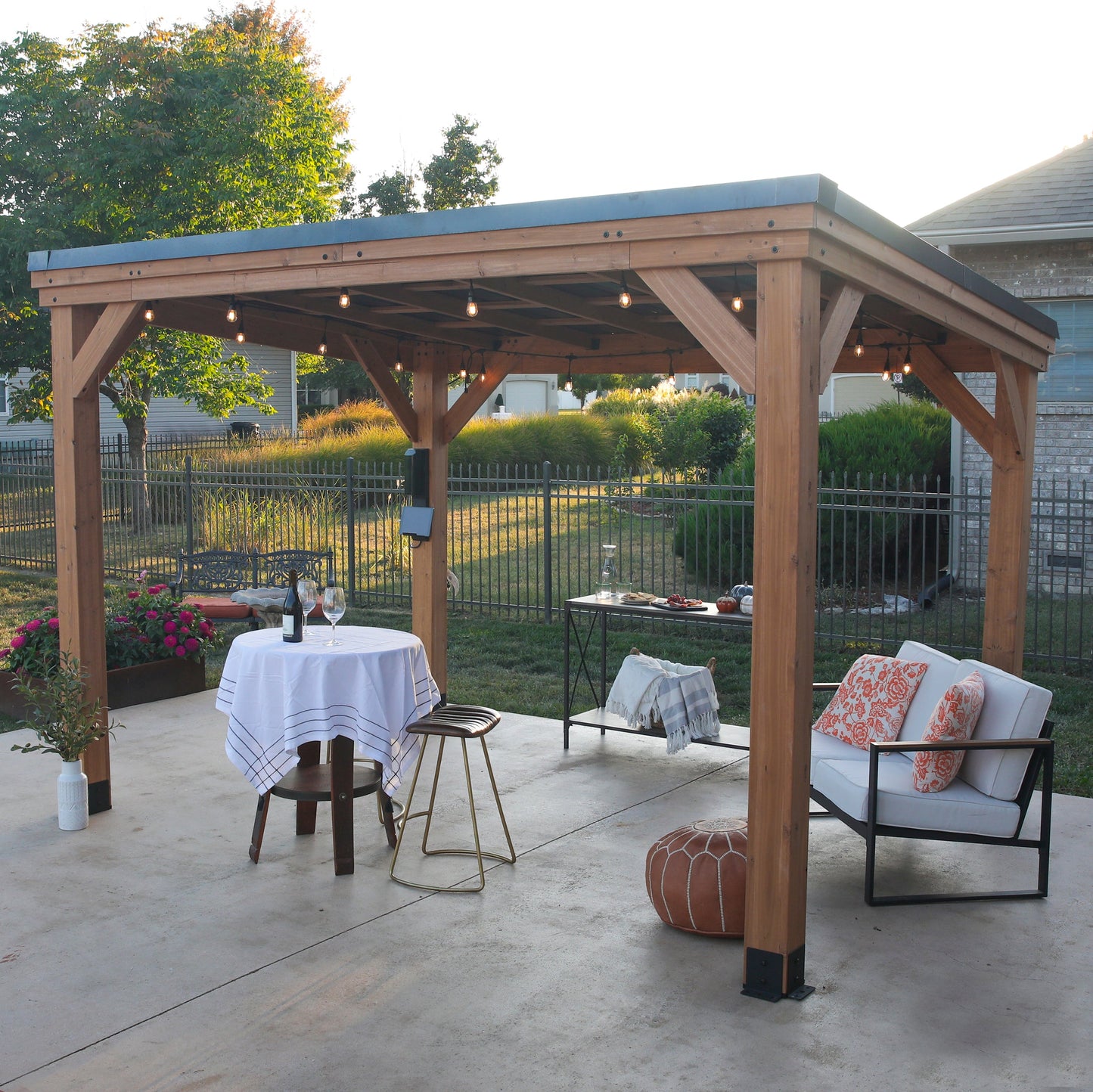 3.7m X 2.9m (12ft x 9.5ft) Arcadia Gazebo