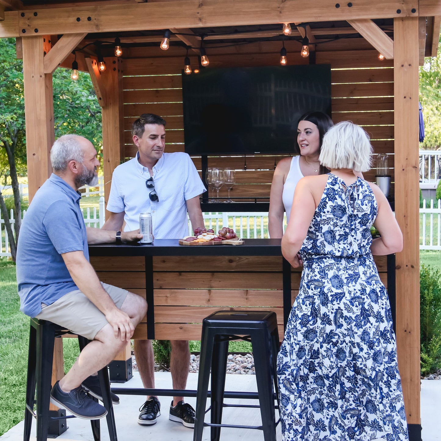 2.6m x 1.9m (8ft x 6ft) Cedar Springs Outdoor Bar