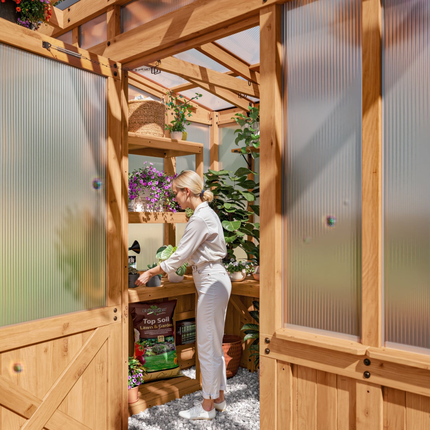 2.7m x 1.7m (9ft x 6ft) Poppy Greenhouse